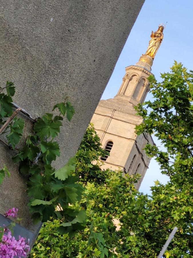 شقة Un Nid Sur Les Toits Face Au Palais Des Papes أفينيون المظهر الخارجي الصورة